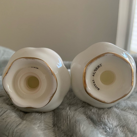 Royal Albert Salt & Pepper Shakers - Picture 4 of 6
